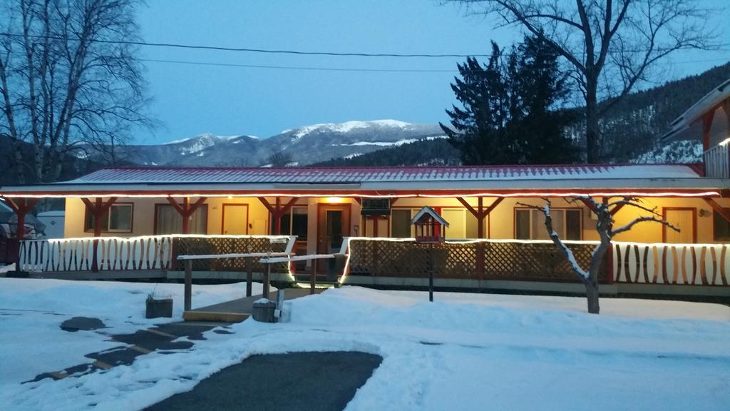 Rivermount Motel Little Fort Zewnętrze zdjęcie